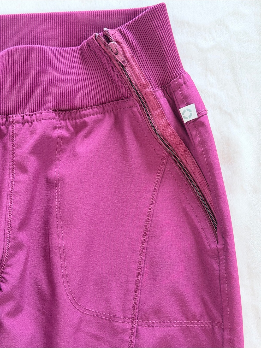 CHEROKEE INFINITY JOGGER SCRUB PANTS WOMENS XSMALL PETITE WINE ZIP POCKETS - Picture 6 of 8